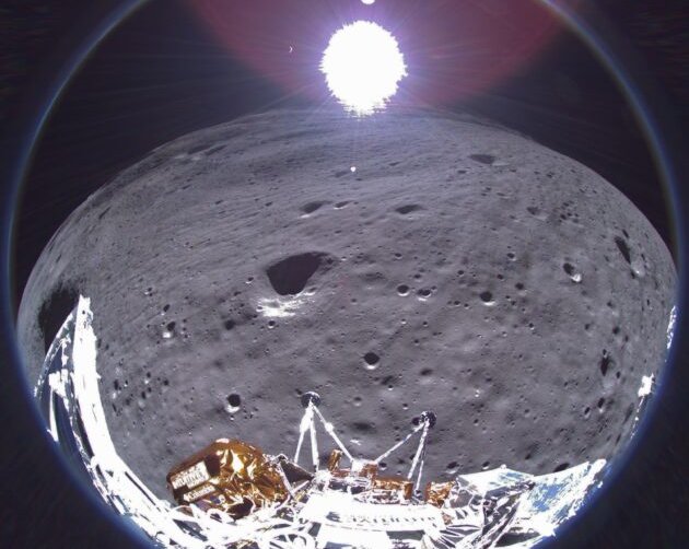 «Одиссей» перед отключением отправил с Луны прощальный снимок